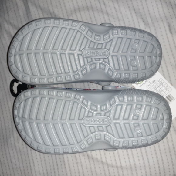 Crocs | Disney Christmas Crocs - Picture 6 of 6